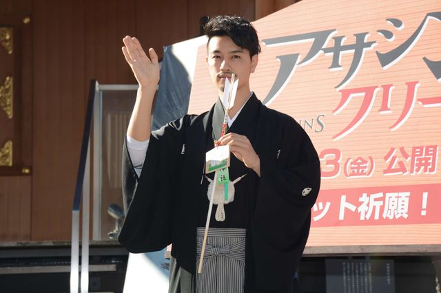 斎藤工、今年の目標は…キノコ栽培！映画『アサシン　クリード』大ヒット祈願イベントフォトギャラリー（8枚目）