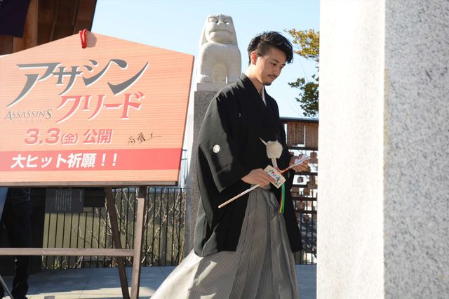 斎藤工、今年の目標は…キノコ栽培！映画『アサシン　クリード』大ヒット祈願イベントフォトギャラリー（11枚目）