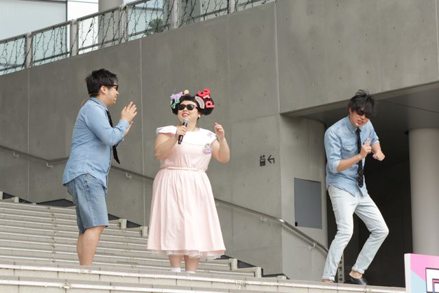 渡辺直美＆8.6秒バズーカーによる「8.6トンバズーカー」フォトギャラリー（3枚目）