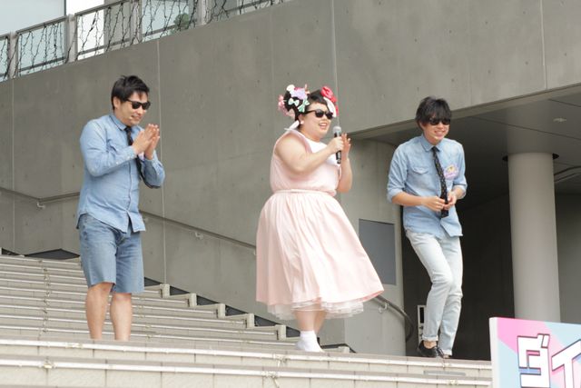 渡辺直美＆8.6秒バズーカーによる「8.6トンバズーカー」フォトギャラリー（4枚目）