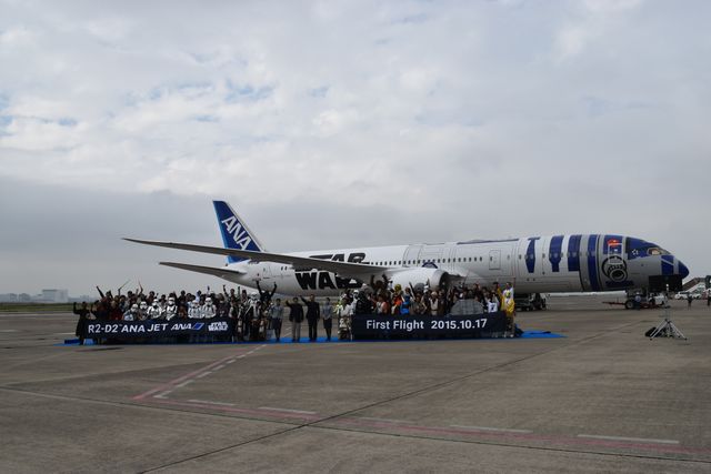 【写真】R2-D2 ANA JET の内部とコスプレ風景ギャラリー（4枚目）