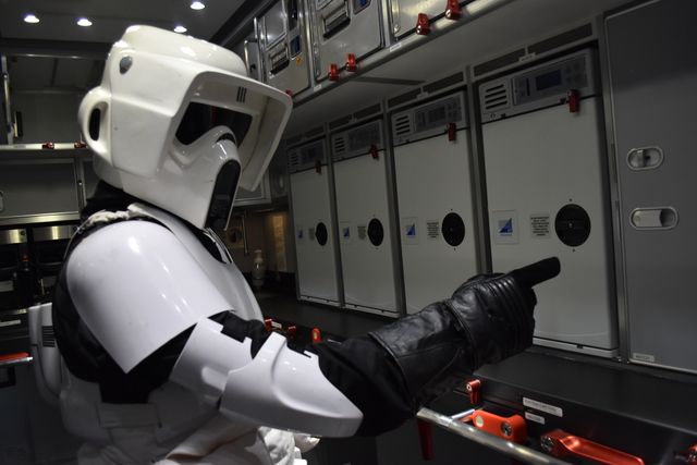 【写真】R2-D2 ANA JET の内部とコスプレ風景ギャラリー（10枚目）