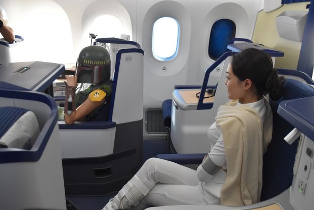 【写真】R2-D2 ANA JET の内部とコスプレ風景ギャラリー（13枚目）