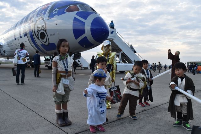 【写真】R2-D2 ANA JET の内部とコスプレ風景ギャラリー（15枚目）