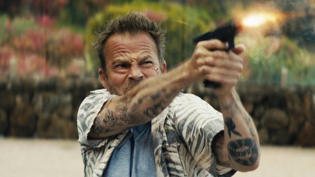 ジョン・トラボルタVSブルース・ウィリス『オペレーション・ゴールド』場面写真（4枚目）