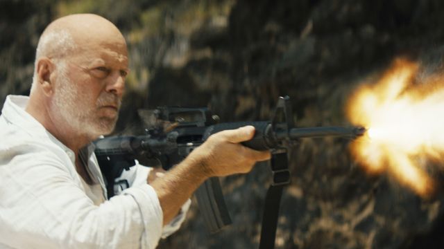 ジョン・トラボルタVSブルース・ウィリス『オペレーション・ゴールド』場面写真（7枚目）