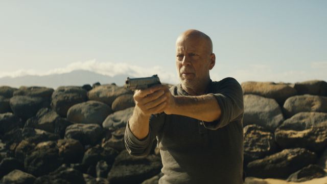 ジョン・トラボルタVSブルース・ウィリス『オペレーション・ゴールド』場面写真（14枚目）