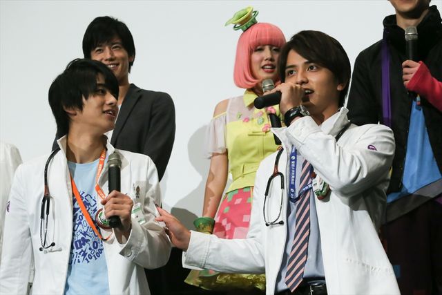 映画に出てくるポッピーは今本編に出ているポッピーではない!?『劇場版　仮面ライダーエグゼイド　トゥルー・エンディング』完成披露試写会舞台あいさつ（16枚目）