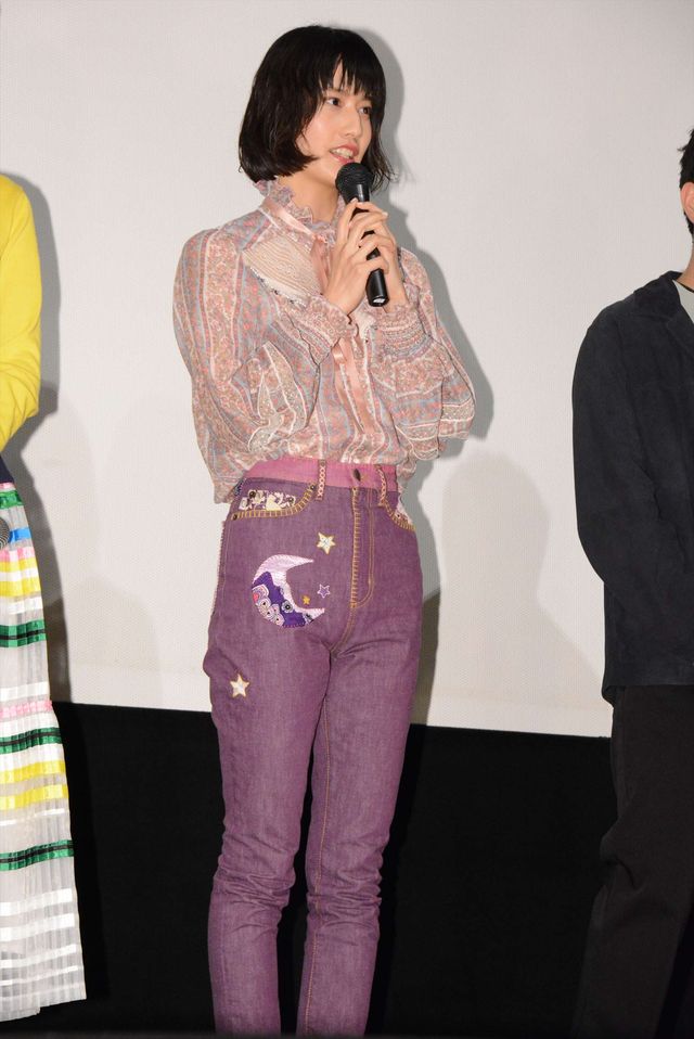 カラフルな永野芽郁ちゃんがキュート『PARKS パークス』初日舞台あいさつ（7枚目）