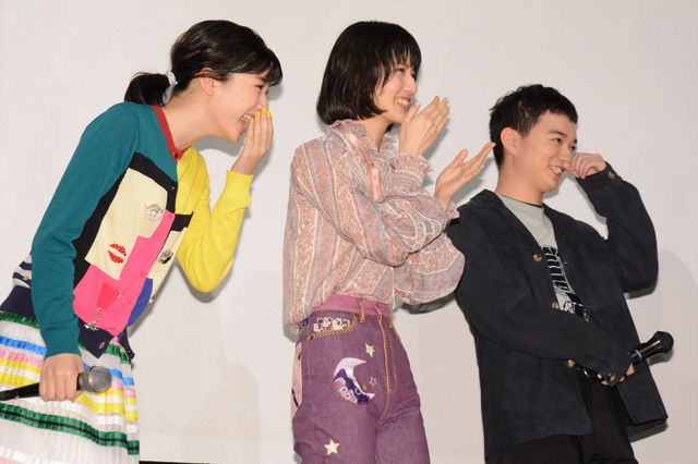 カラフルな永野芽郁ちゃんがキュート『PARKS パークス』初日舞台あいさつ（9枚目）