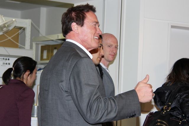 ファンサービスするシュワちゃん！フォトギャラリー（11枚目）