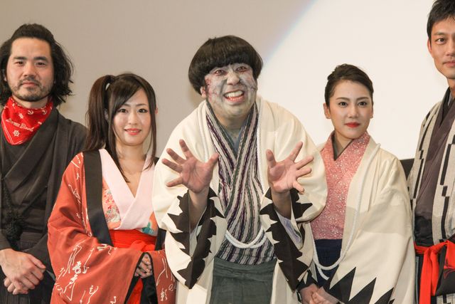 バナナマン日村が劇場でゾンビ化！フォトギャラリー（6枚目）