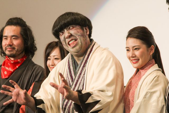 バナナマン日村が劇場でゾンビ化！フォトギャラリー（7枚目）