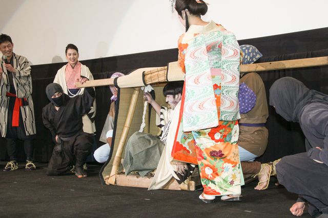 バナナマン日村が劇場でゾンビ化！フォトギャラリー（10枚目）