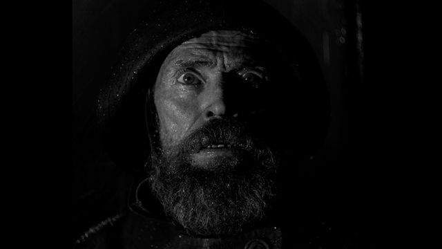 絶海の孤島で何が…映画『ライトハウス』場面写真：フォトギャラリー