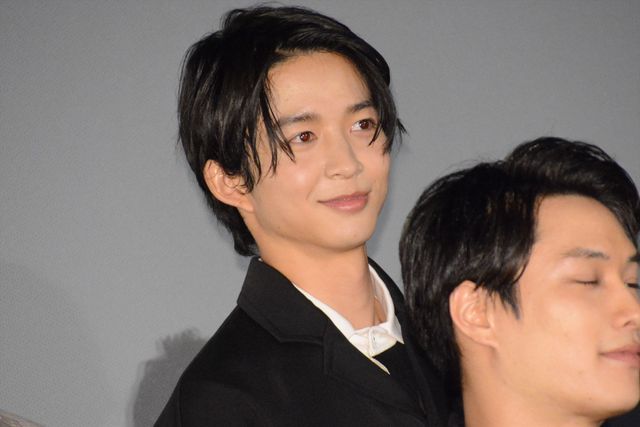 新田真剣佑、山崎紘菜、鈴木伸之ら集結！『ブレイブ　－群青戦記－』公開後舞台あいさつ（9枚目）