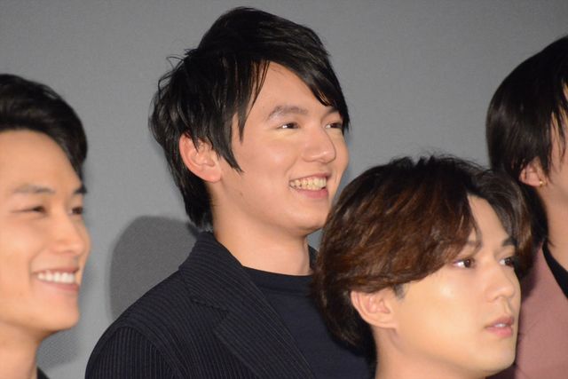 新田真剣佑、山崎紘菜、鈴木伸之ら集結！『ブレイブ　－群青戦記－』公開後舞台あいさつ（11枚目）