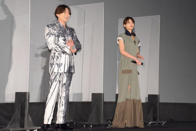 新田真剣佑、山崎紘菜、鈴木伸之ら集結！『ブレイブ　－群青戦記－』公開後舞台あいさつ（13枚目）