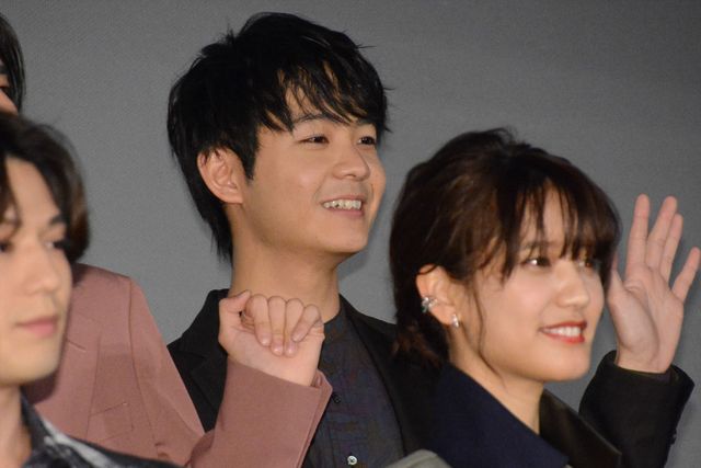 新田真剣佑、山崎紘菜、鈴木伸之ら集結！『ブレイブ　－群青戦記－』公開後舞台あいさつ（15枚目）