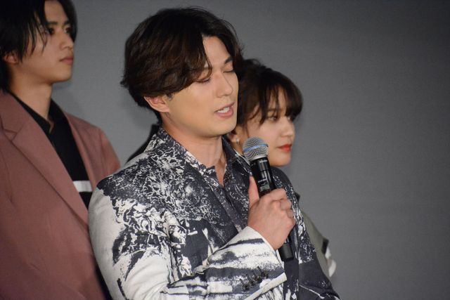 新田真剣佑、山崎紘菜、鈴木伸之ら集結！『ブレイブ　－群青戦記－』公開後舞台あいさつ（17枚目）