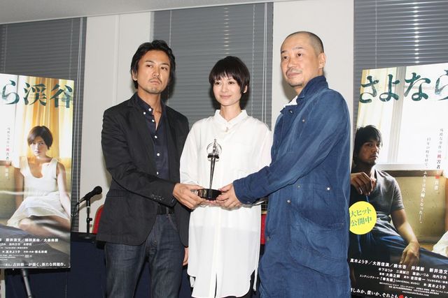 喜びの帰国会見ほか現地フォトギャラリー（7枚目）