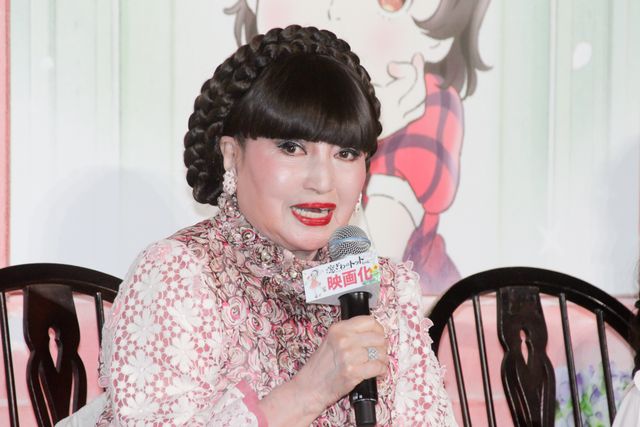 黒柳徹子、涙を拭う…大野りりあな、滝沢カレンらと『窓ぎわのトットちゃん』完成披露に登壇（6枚目）