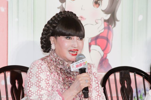 黒柳徹子、涙を拭う…大野りりあな、滝沢カレンらと『窓ぎわのトットちゃん』完成披露に登壇（7枚目）