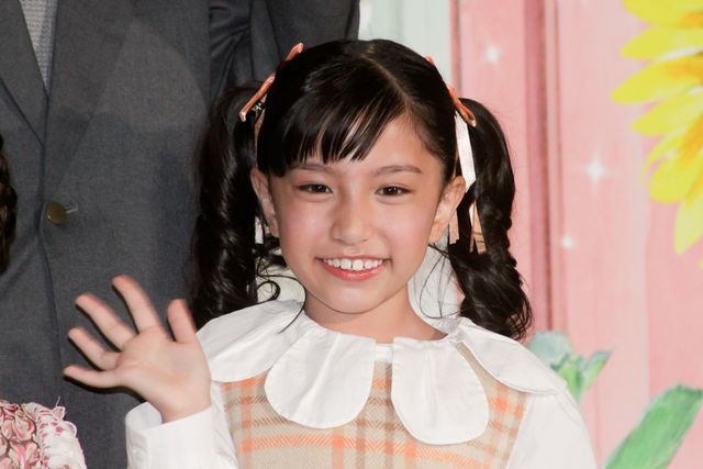 黒柳徹子、涙を拭う…大野りりあな、滝沢カレンらと『窓ぎわのトットちゃん』完成披露に登壇（13枚目）