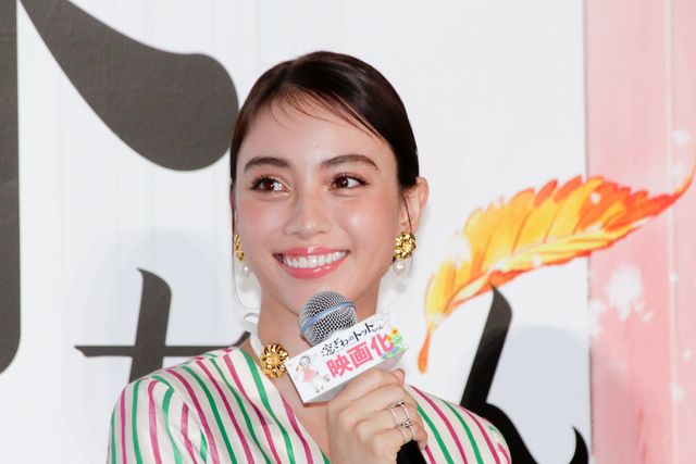 黒柳徹子、涙を拭う…大野りりあな、滝沢カレンらと『窓ぎわのトットちゃん』完成披露に登壇（14枚目）