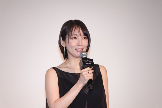 吉岡里帆、シースルーの黒ドレスで奈緒と登壇！『シャドウワーク』公開記念舞台挨拶（7枚目）