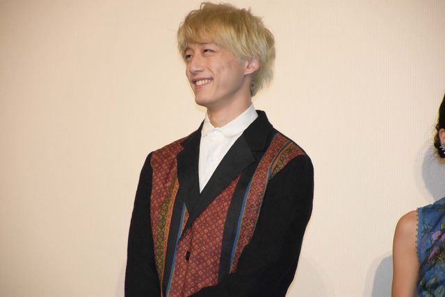 miwa、坂口健太郎、竜星涼らによるバンド演奏も見どころ！映画『君と100回目の恋』初日舞台あいさつフォトギャラリー（2枚目）