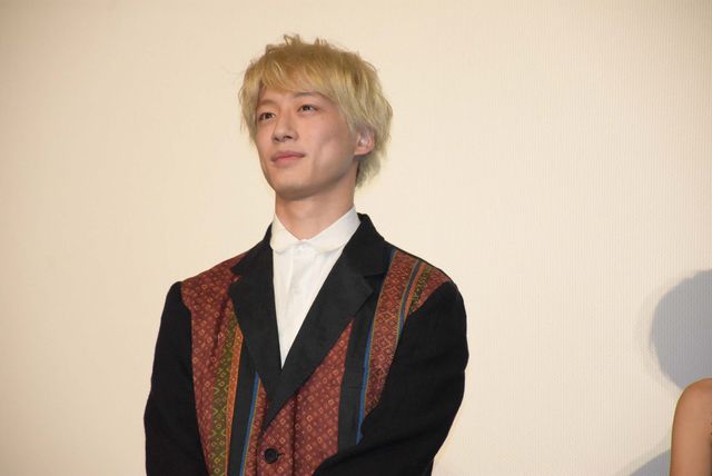 miwa、坂口健太郎、竜星涼らによるバンド演奏も見どころ！映画『君と100回目の恋』初日舞台あいさつフォトギャラリー（7枚目）