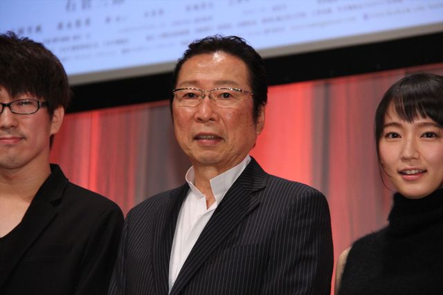 若手女優吉岡里帆、新人介護士演じ、悩みに共感　画像ギャラリー（6枚目）