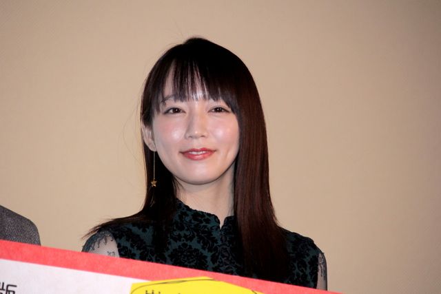 吉岡里帆、動物写真家・岩合光昭とのタッグに感激！（3枚目）