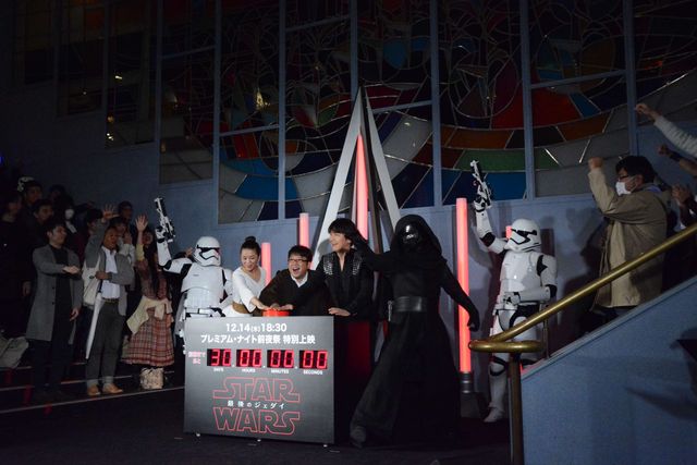 ミッチーがカイロ・レンに襲われた!?『スター・ウォーズ／最後のジェダイ』カウントダウン点灯式イベント（13枚目）