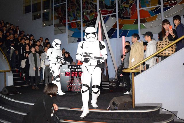 ミッチーがカイロ・レンに襲われた!?『スター・ウォーズ／最後のジェダイ』カウントダウン点灯式イベント（19枚目）