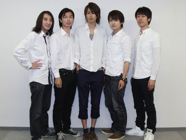 黒田勇樹、「仮面ライダー剣」の椿隆之、杉浦タカオら31歳の俳優たちと新ユニット結成を宣言！　画像ギャラリー：フォトギャラリー