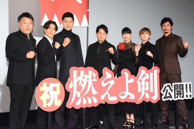 岡田准一、柴咲コウ、鈴木亮平、山田涼介ら豪華キャスト集結！映画『燃えよ剣』初日舞台あいさつ：フォトギャラリー