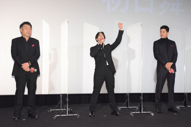 岡田准一、柴咲コウ、鈴木亮平、山田涼介ら豪華キャスト集結！映画『燃えよ剣』初日舞台あいさつ（10枚目）