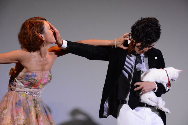 LiLiCoの猛攻と北村一輝の鉄壁ガード！映画『猫侍　南の島へ行く』初日舞台あいさつフォトギャラリー：フォトギャラリー