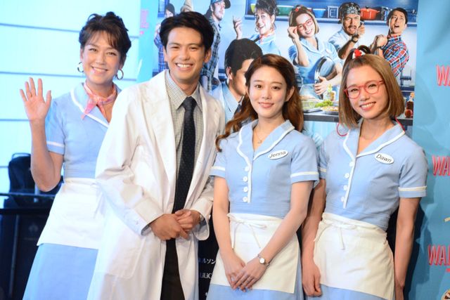 高畑充希、ソニン、LiLiCoのウェイトレス姿！ミュージカル「ウェイトレス」製作発表会見：フォトギャラリー