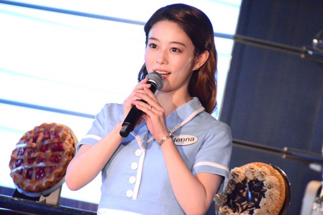 高畑充希、ソニン、LiLiCoのウェイトレス姿！ミュージカル「ウェイトレス」製作発表会見（4枚目）