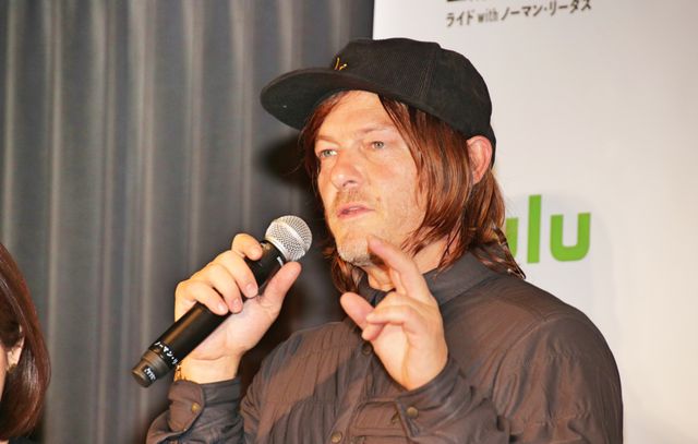 ノーマン・リーダス、サングラス姿もお似合い！（3枚目）