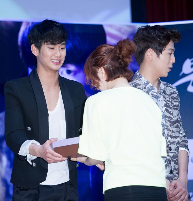 キム・スヒョン、韓国にひそむ北朝鮮最精鋭スパイに挑戦＜韓国JPICTURES＞（8枚目）