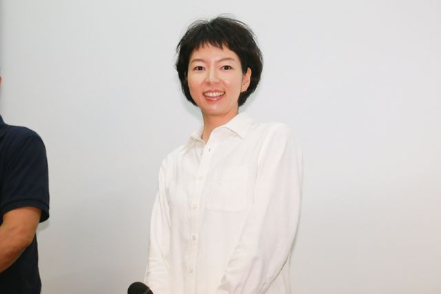 国際派俳優・菅田俊主演作が初日！　終始照れくさそうな表情を見せる　画像ギャラリー：フォトギャラリー