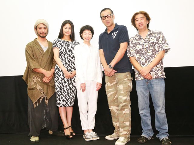 国際派俳優・菅田俊主演作が初日！　終始照れくさそうな表情を見せる　画像ギャラリー（8枚目）