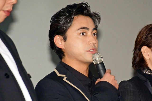 山田孝之「本当に男前だな」と佐藤健にメロメロ（2枚目）