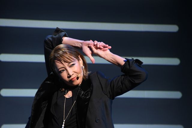 柚希礼音、紅ゆずる、美弥るりか、七海ひろき、宝塚OGの華麗なるステージ！（15枚目）