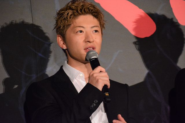 白濱亜嵐、片寄涼太らGENERATIONSが黒スーツで登壇！主演ホラー『ミンナのウタ』完成披露の模様（11枚目）