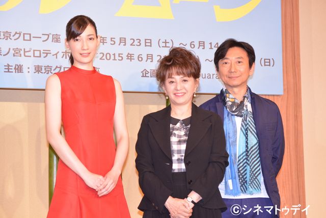 都内で舞台「ブルームーン」の製作発表会が行われ（左から）マイコ、加賀まりこ、山崎一が出席した